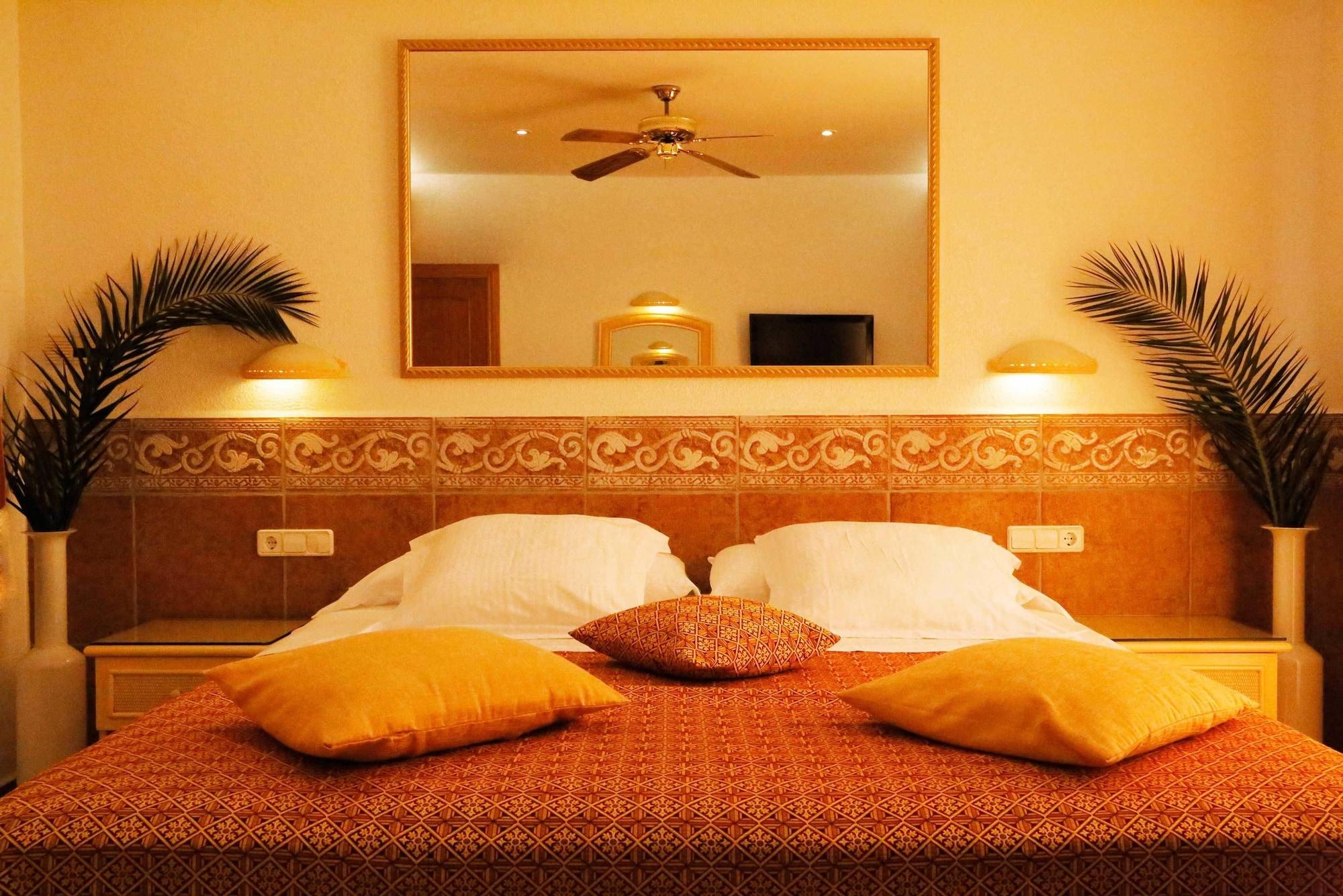 Hotel Vistabella โรเซส ภายนอก รูปภาพ