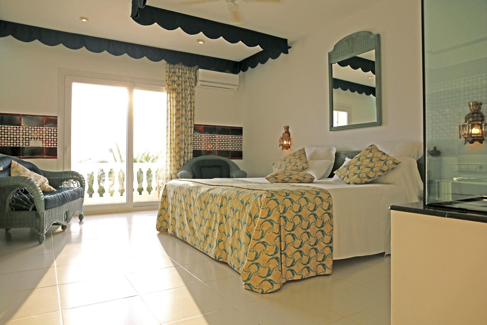 Hotel Vistabella โรเซส ภายนอก รูปภาพ