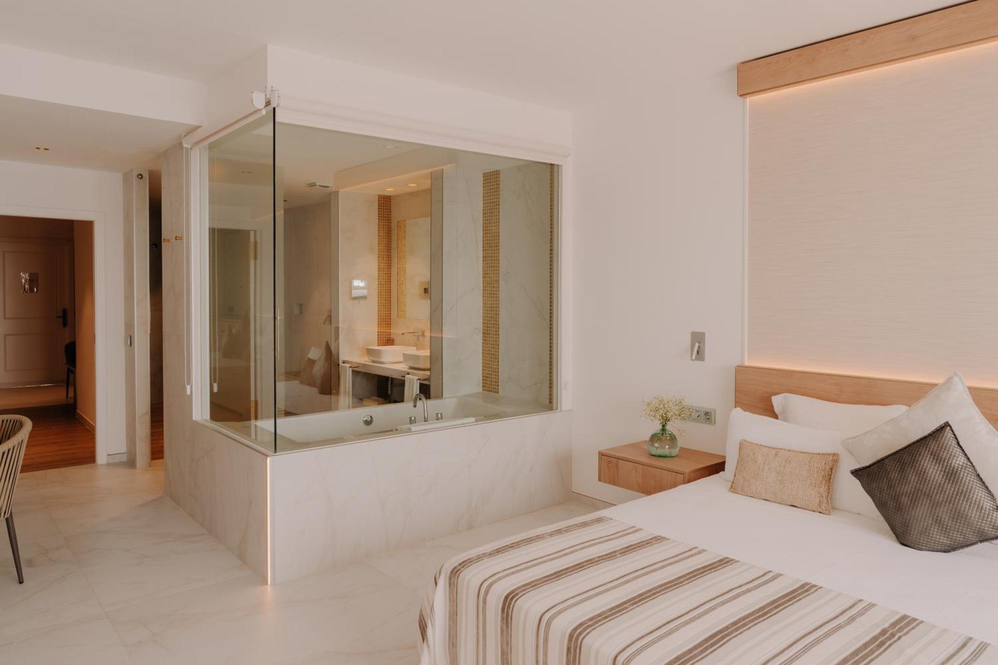 Hotel Vistabella โรเซส ภายนอก รูปภาพ